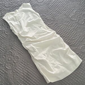 Elegant White Sleeveless Dress